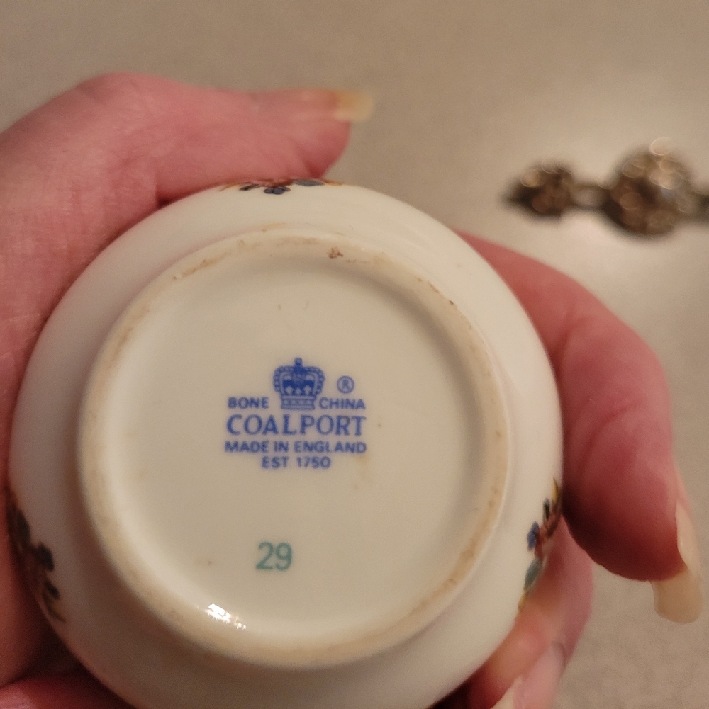 Coalport Bone China Trinket Box - Picture 2 of 2